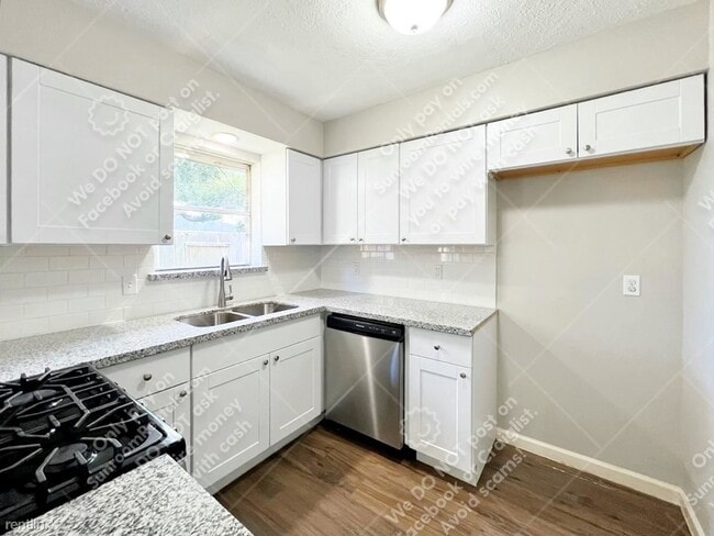 Building Photo - 3 br, 1.5 bath House - 4419 Curly Oaks Dr