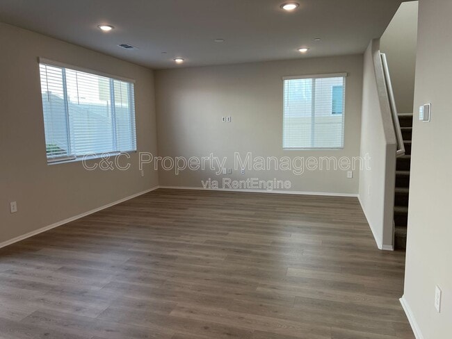 Building Photo - 2084 Mandarin Ln