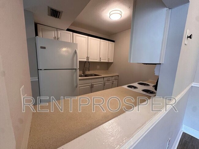 Building Photo - 3242 S Semoran Blvd