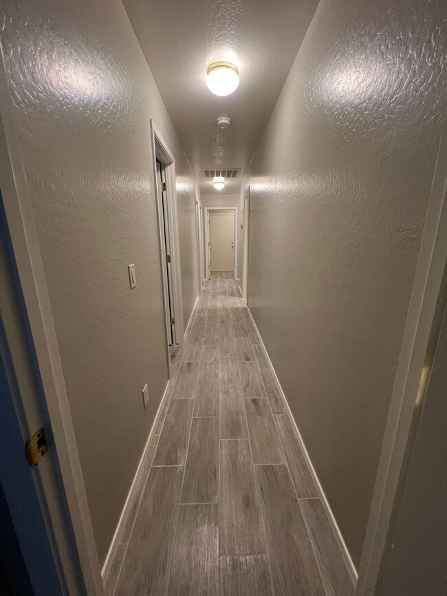Building Photo - South Phoenix 4 Bed 2 Bath