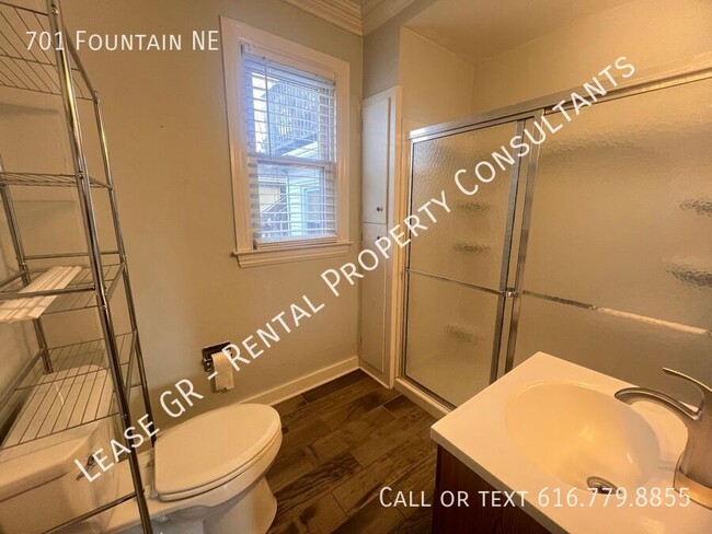 Building Photo - Three Bedroom Unit in Medical Mile / Herit...