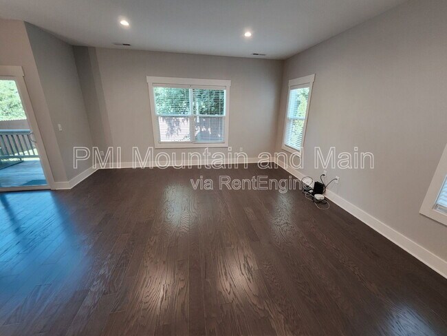 Building Photo - 16 Alice Clement Ln
