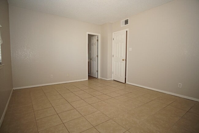 Building Photo - 1417 Desierto Rico Ave