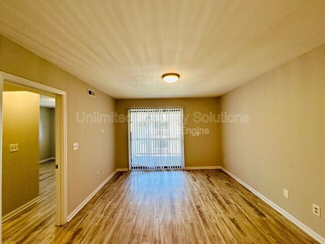 Building Photo - 211 Sunn Aire Ct