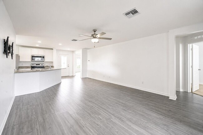 Building Photo - 5318 Imagination Dr