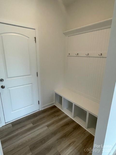 Building Photo - A charming house with 5 beds and 3 baths i...