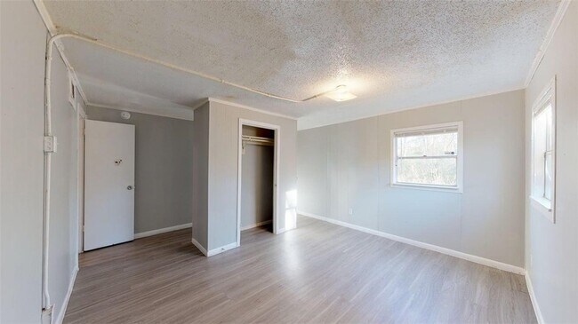 Building Photo - 4000 Margaret St