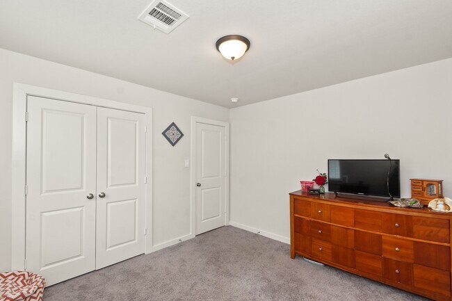 Building Photo - 76 Rd 51030