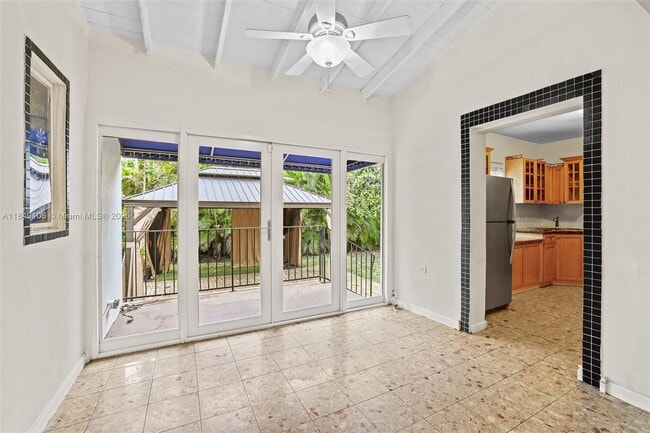 Building Photo - 410 Minorca Ave