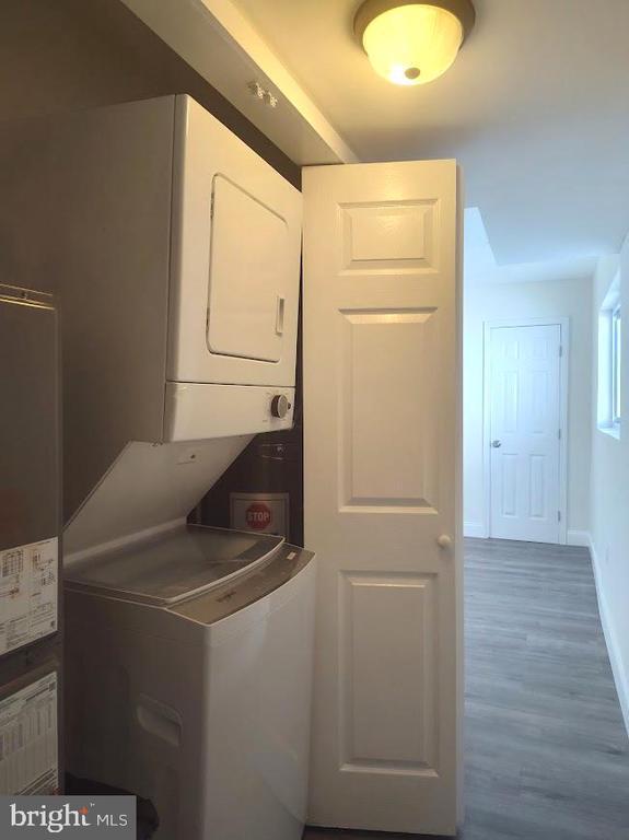 Building Photo - 4230 6th St SE