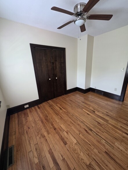 Building Photo - 1745 W 31st Pl