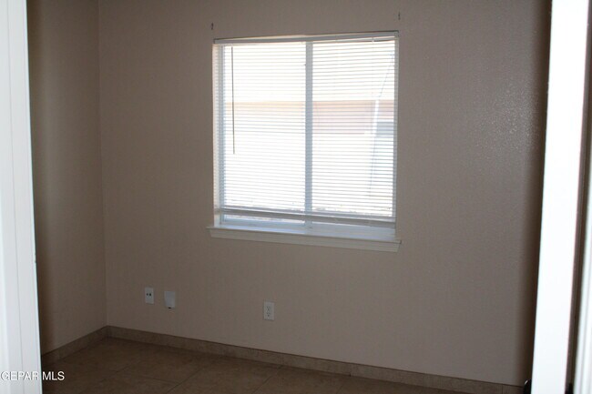 Building Photo - 4608 Lorenzo Ponce Dr