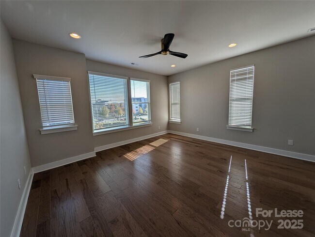 Building Photo - 2322 Elizabeth Ml Pl