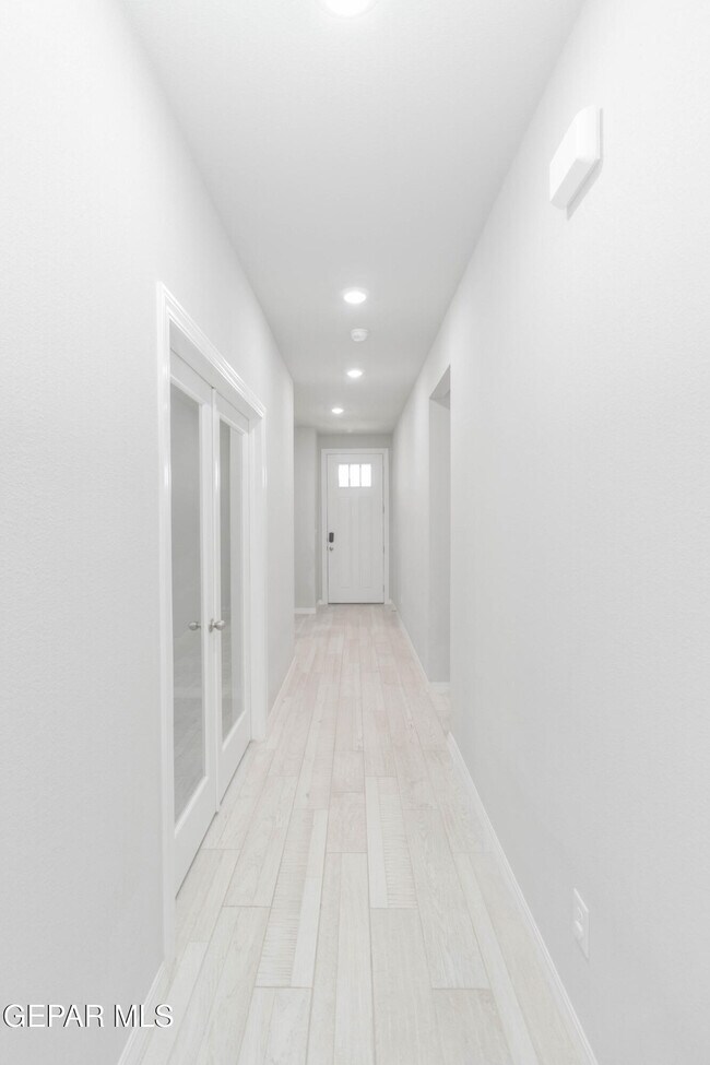 Building Photo - 13821 Madero Dr