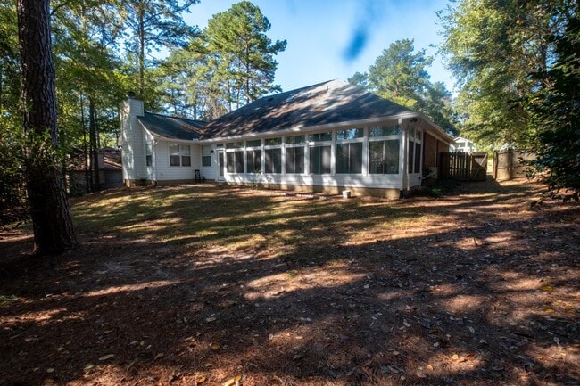 Building Photo - 3510 Gardenview Way
