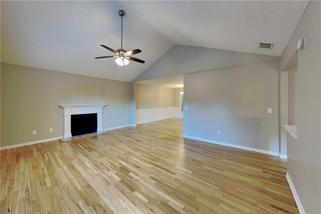 Building Photo - 5539 Hopper Dr