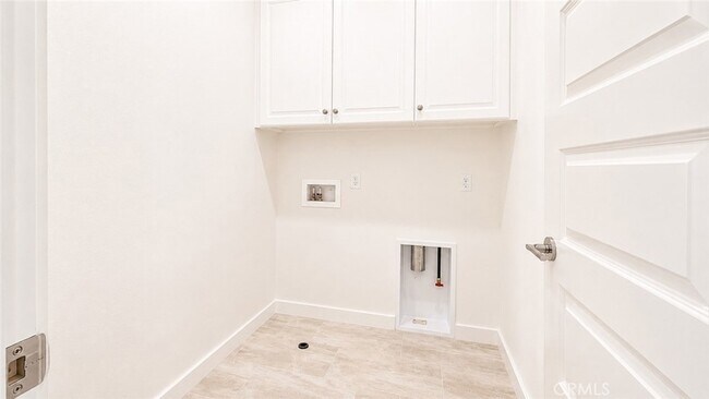 Building Photo - 21000 Cornerstone Dr