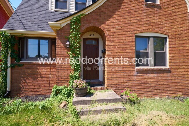 Building Photo - 412 N Merrill St