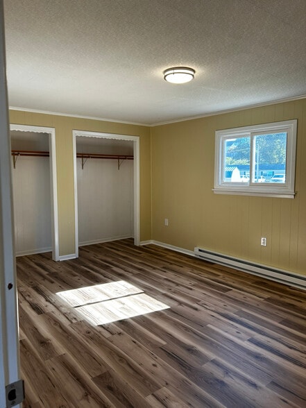 Building Photo - 49 Fallbrook St