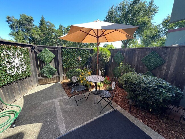 Building Photo - Charming 2-Story Condo on Greenbelt-$500 O...