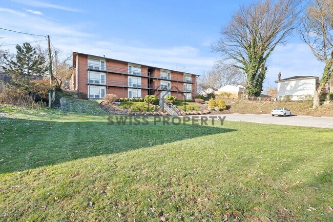 Building Photo - 1155 Edgehill Rd