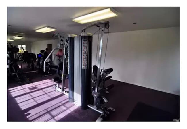 Building Photo - 3 bedroom 2 bath Windsong Condo ~ Includes...