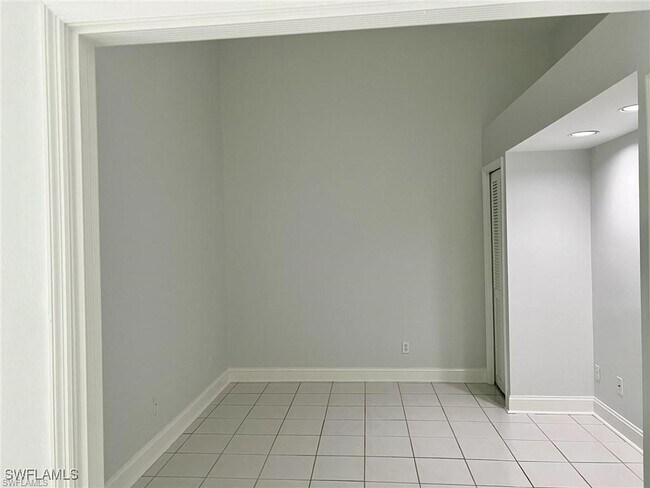 Building Photo - 10738 William Ct
