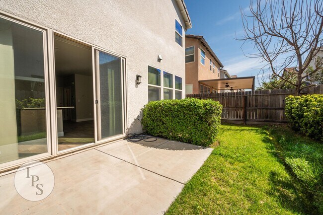 Building Photo - Canvas Collection at Copper River Ranch, 3BR/2.5BA, Built 2018, Gated Community - Lots of Amenities