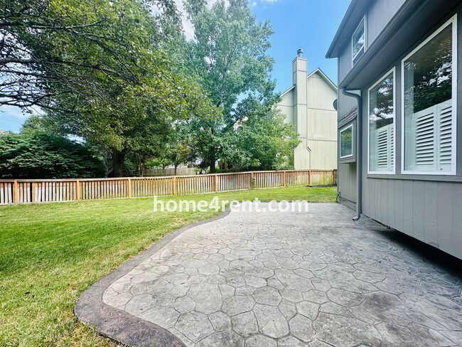 Building Photo - A Fantastic Four Bedroom, Olathe Home w/ N...