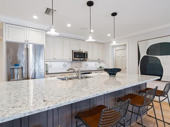 Building Photo - 606 Owl Way