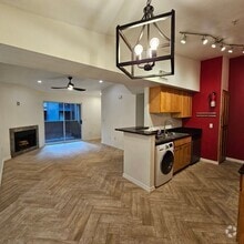 Building Photo - Spacious and Upgraded 2 Bedroom 2 Bath Pet...