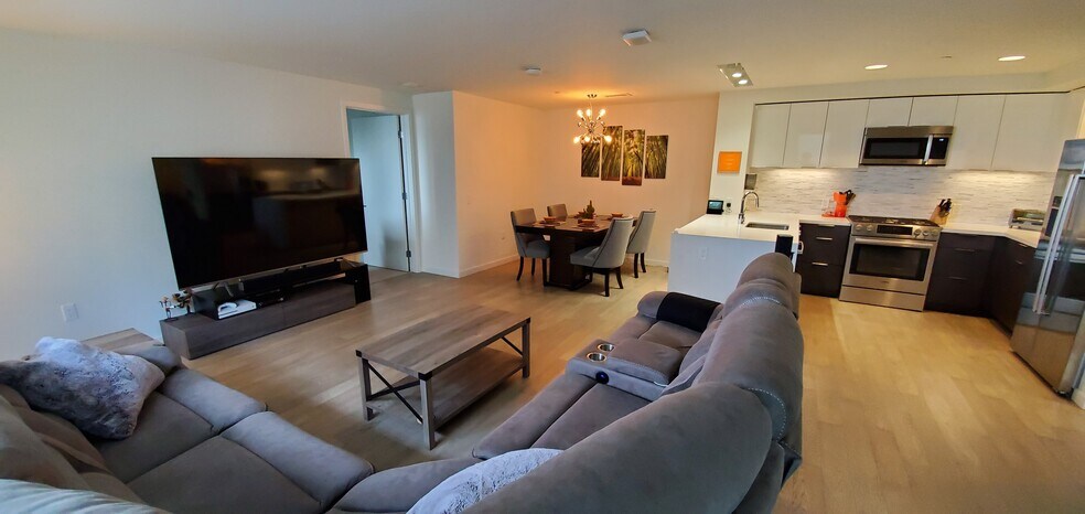 Building Photo - 10 Innes Ct
