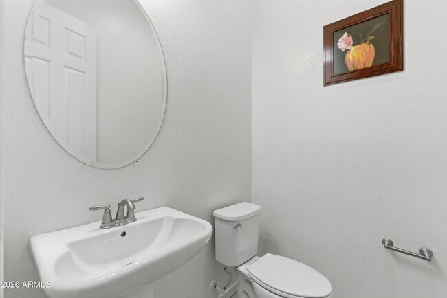Building Photo - 1083 E Holland Park Dr