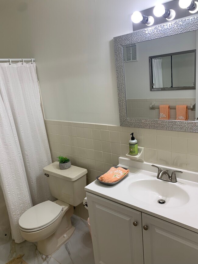 Building Photo - 2292 Costa Rican Dr