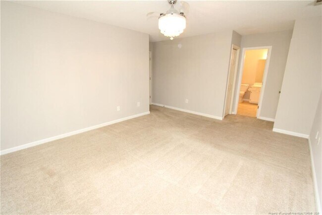 Building Photo - 100 Fawn Ct