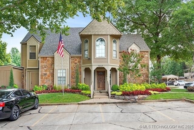 Building Photo - 9102 S Urbana Ave