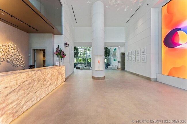 Building Photo - 5959 Collins Ave