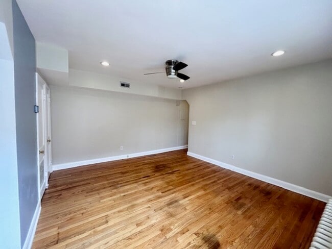 Building Photo - 1332 Dellwood Ave