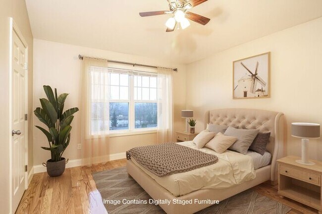 Building Photo - Envoy Townhouse with Tuscan Inspired Inter...