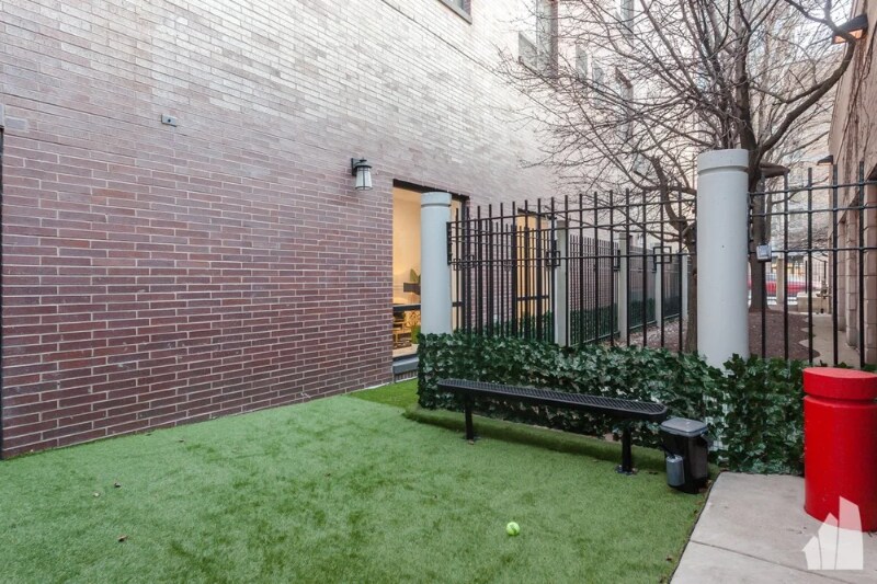 Building Photo - 301 W Division St