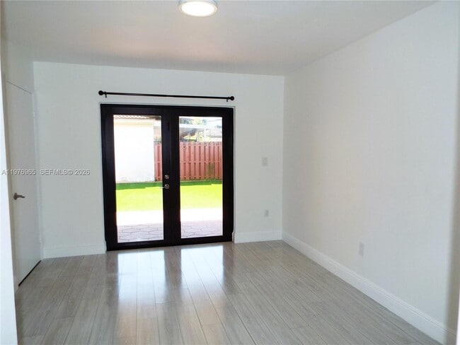 Building Photo - 422 SW 88th Pl