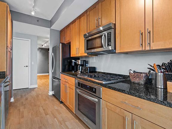 Building Photo - 505 N McClurg Ct