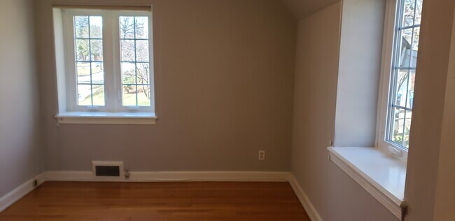 Building Photo - Spacious Tudor-style home in Woodridge DC convenient to Catholic U & Brookland Metro