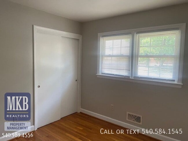 Building Photo - 1520 Longview Ave