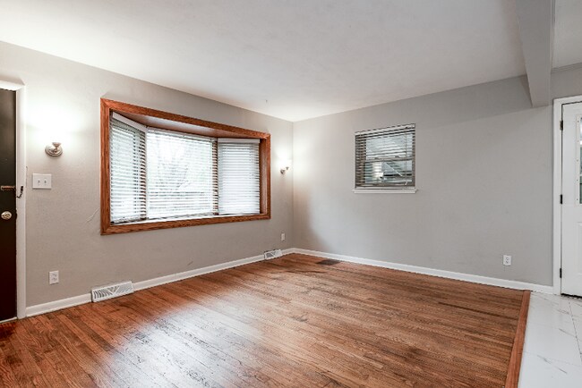 Building Photo - 4126 Pauls Ln