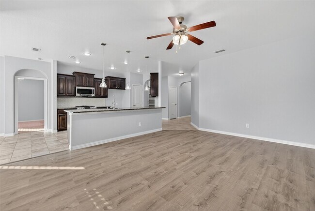 Building Photo - 1928 Velarde Rd