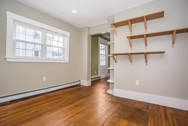 Building Photo - 36 E Foster St