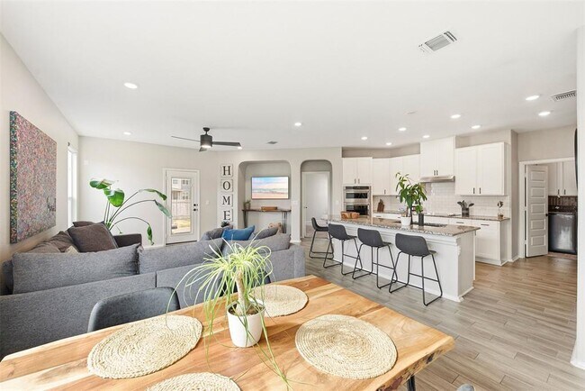 Building Photo - 1506 Dragonfly Loop