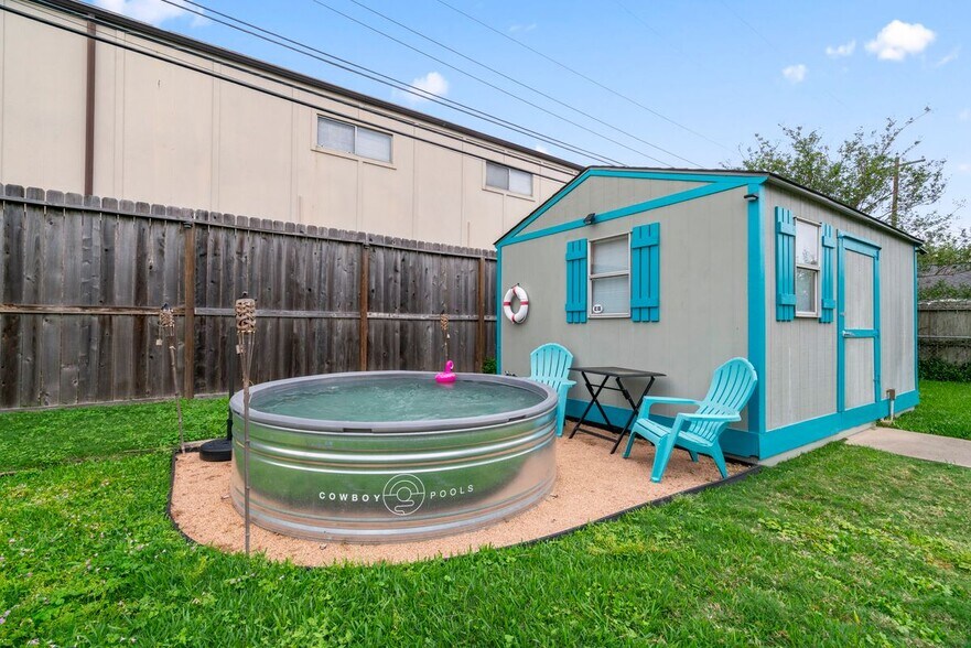 Building Photo - 2407 Willowby Dr