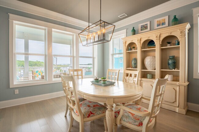 Building Photo - FURNISHED MONTHLY BEACH HOME  WITH UNOBSTRUCTED VIEWS OF THE ICW